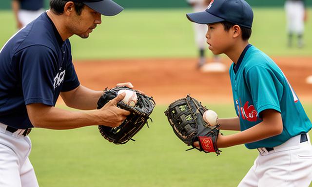 野球場で守備練習を指導する男性コーチと中学生選手
